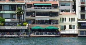 İstanbul Boğazı’nda dev satın alma! Starbucks’ın Bebek’teki yalısı artık Kahve Dünyası’nın sahibinin