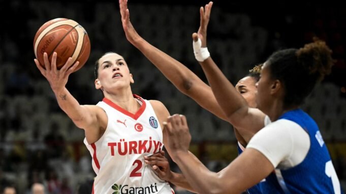 a-milli-kadin-basketbol-takimi-afp-2375385.jpg