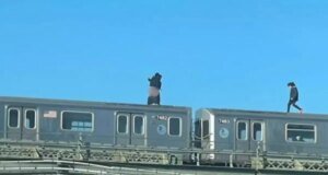 Akıllara durgunluk veren olay! Hareket halindeki trenin üstünde ilişkiye girdiler