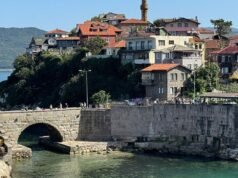 Amasra’da bayram yoğunluğu: Nüfusunun 10 katı turist geldi