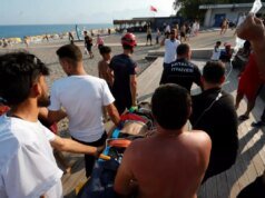 Antalya’da 40 metrelik falezlerden atlayan genç ağır yaralandı
