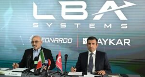 Baykar ve Leonardo arasındaki ortak girişimin imzaları Paris’te atıldı