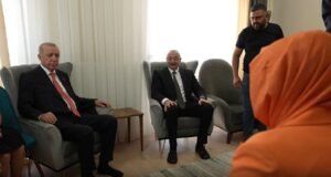 Cumhurbaşkanı Erdoğan’dan depremzede aileye ziyaret