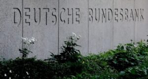 Almanya büyüme tahminini aşağı yönlü revize etti