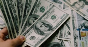 ABD’de tarifelerin bütçe açığını 10 yıl içinde 2,8 trilyon dolar azaltması bekleniyor