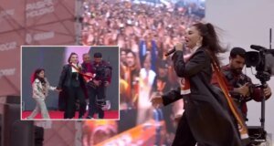 Ebru Yaşar, Galatasaray’ın şampiyonluk kutlamasında kızı ve oğluyla sahneye çıktı