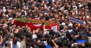 Manisa Belediye Başkanı Zeyrek, son yolculuğuna uğurlandı