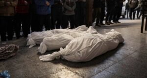 İspanyol edebiyatçılar ortak bildiriyle İsrail’in Gazze’deki katliamını kınadı