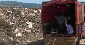 İzmit’te Kurbanlık Satıcıları Çöplükte Mağdur