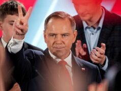 Polonya’da cumhurbaşkanı seçimini yüzde 50,9 ile Nawrocki kazandı