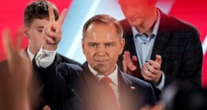 Polonya’da cumhurbaşkanı seçimini yüzde 50,9 ile Nawrocki kazandı