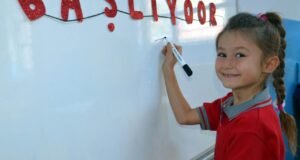 Okullarda serbest kıyafet kalkıyor, yeniden forma geliyor