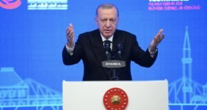 Adlarını Hitler gibi zalimlerin yanına utançla yazdırdılar