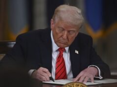 Trump imzaladı: ABD-İngiltere ticaret anlaşması tamamlandı