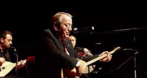 Usta sanatçı Mehmet Erenler hastaneye kaldırıldı