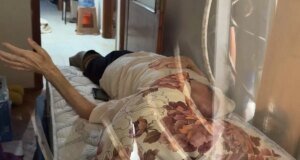 Yatakta inleyen babaya şok sözler: B.kunda boğul, seni burada ölüme terk ediyorum artık