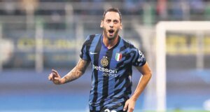 Hakan Çalhanoğlu masaya oturuyor! – Son Dakika Spor Haberleri