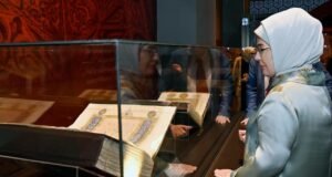 Emine Erdoğan Anadolu Selçuklu Sergisi’ni ziyaret etti