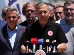Bakan Yerlikaya: İzmir’de zararı olanlara 16 milyon 898 bin lira destek ödemesi yapıldı