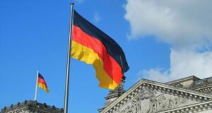 Alman ekonomisi ikinci çeyrekte beklendiği gibi daraldı