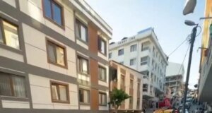 Kontrolden çıkan vinç 23 aracı biçti, binalara zarar verdi