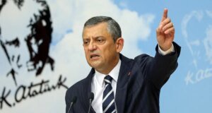 3 başkanın daha gözaltına alınmasının ardından Özel’den zehir zemberek sözler