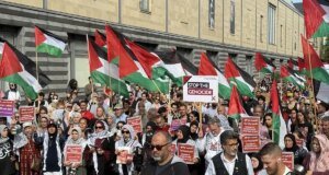 Berlin’de Filistin Destekçileri Gazze’deki Açlık Krizine Dikkat Çekti