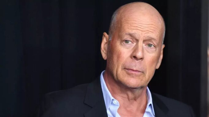 bruce-willis-hasta-mi-18872881_1495_amp.jpg