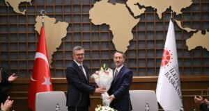 İletişim Başkanı Burhanettin Duran, görevi Fahrettin Altun’dan devraldı