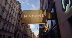 Dünyanın 120 ülkesine satılıyor: Finans devi parfüm İŞ’ine girdi