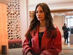 Demet Özdemir sezonun yorgunluğunu sıcak kumsalda atıyor
