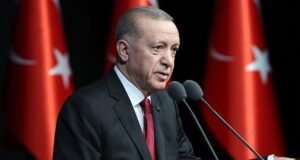 Gençlerimizi tütünden uzak tutmaya gayret ediyoruz