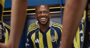 Fenerbahçe’de yeni sezon formaları tanıtıldı