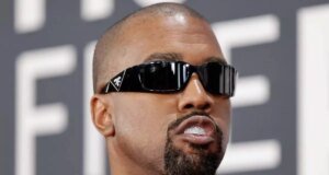 Kanye West’in sahneye geç çıkması hayranları öfkelendirdi