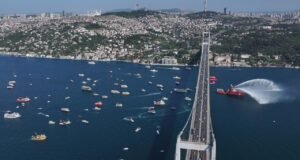 İstanbul Boğazı’nda 15 Temmuz korteji