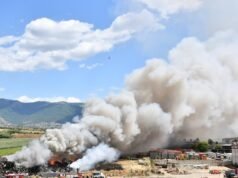 Kuzey Makedonya ile Kosova arasındaki sınır kapısı yangın nedeniyle yeniden geçişlere kapatıldı
