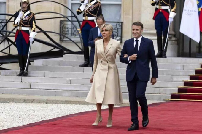 macron-cifti-first-lady-erkek-dogdu-iddiasina-18879669_amp.jpg