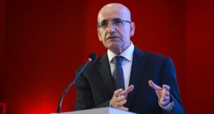 Bakan Şimşek: Cari açığın milli gelire oranını OVP tahminimizin altında bekliyoruz