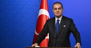 Özel, demokratik siyaset konusunda büyük bir bilinçsizlik sergiliyor