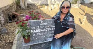 Safiye Soyman Oğlu İçin Anma Töreni Düzenledi