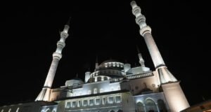 90 bin camide 15 Temmuz şehitleri için sela okundu