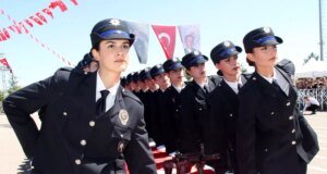 Şehit polisin kızı da polis oldu