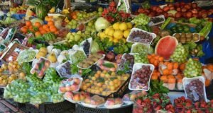 Kiraz fiyatları ne kadar? Karpuz fiyatı düştü mü? En pahalı meyve sebze hangisi?