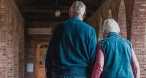 OECD: Yaşlanan nüfusun iş gücü açığı ve mali baskı yaratacak