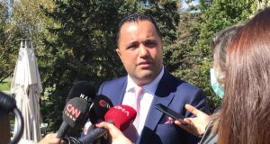Avukat Rezan Epözdemir gözaltına alındı