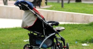 Bebek arabasıyla seyahati kısıtlayan uygulamaya son verildi