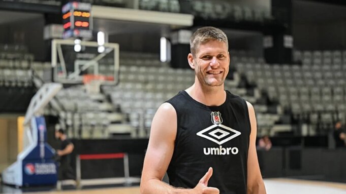 besiktasin-kanadali-basketbolcusu-conor-morgan-yeni-sezonda-da-takimina-guveniyor-1755765665004.jpeg