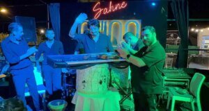 Ekin Akkaş, Bodrum’da Türkçe müzik tepkisi üzerine sahneyi terk etti