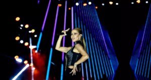 Derya Uluğ, Erzurum Kültür Yolu Festivali’nde Unutulmaz Bir Konser Verdi