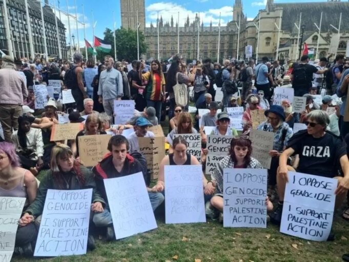 ingiltere-deki-filistin-e-destek-gosterilerin-18932200_amp.jpg